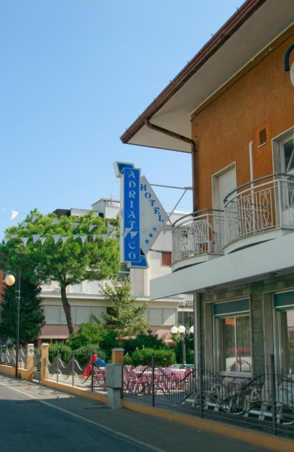 Hotel Adriatico Bellaria-Igea Marina Exterior foto