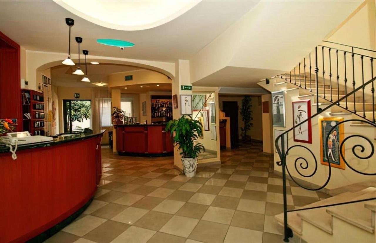 Hotel Adriatico Bellaria-Igea Marina Exterior foto